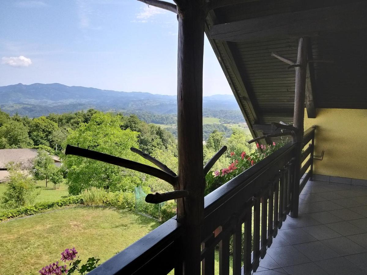 Getaway "At The Three Lights" Vila Sevnica Exterior foto