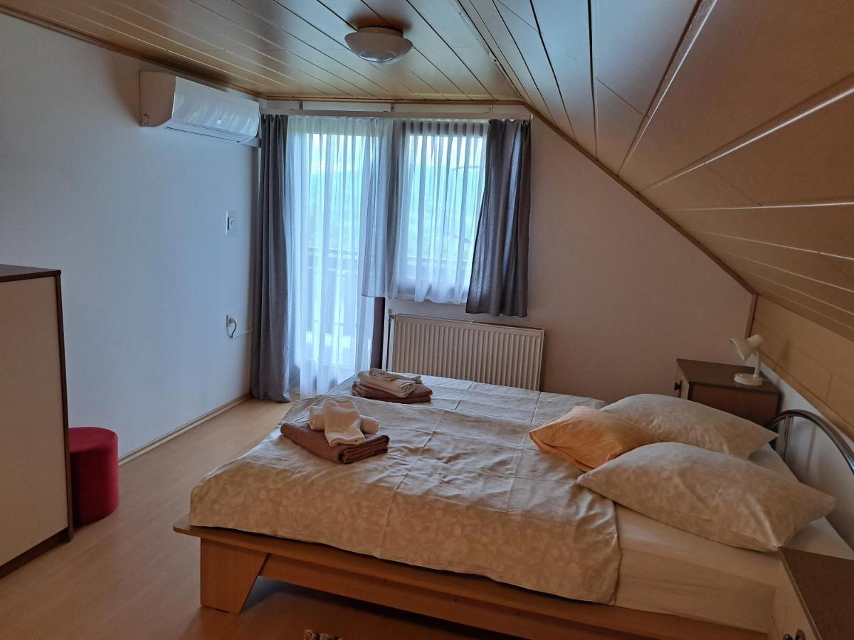 Getaway "At The Three Lights" Vila Sevnica Exterior foto